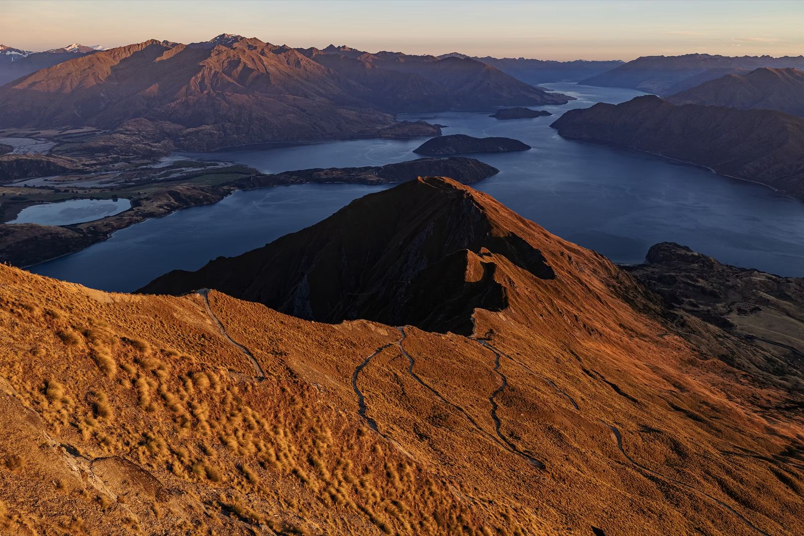 Sonnenaufgang über dem Lake Wanaka in Neuseeland, fotografiert von Peter Falkenberg