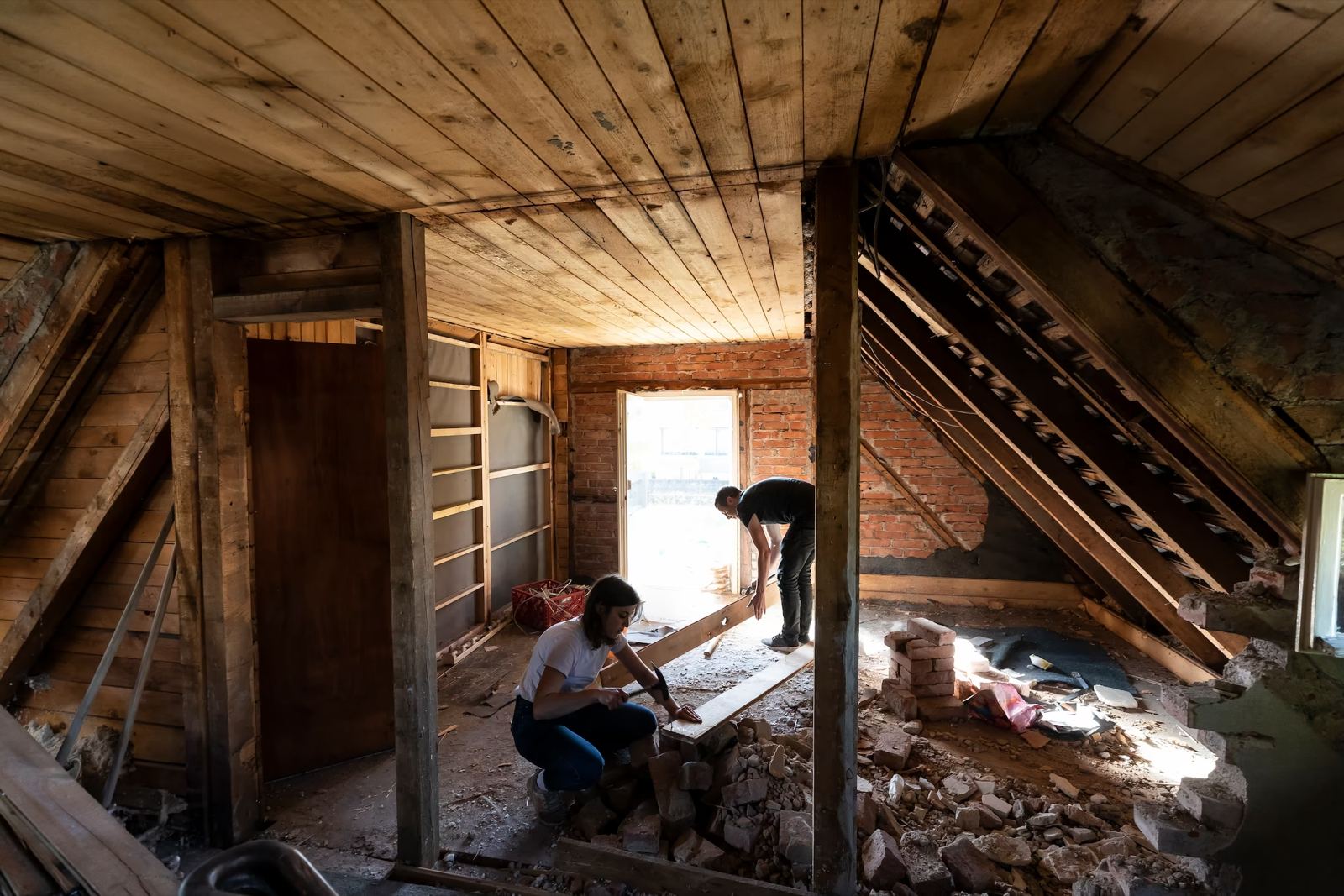 Rückbau eines alten Holzhauses, Material für das Kulturgewächshaus Fürth